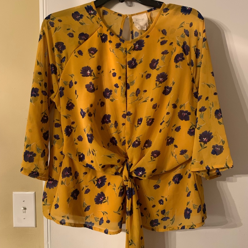Women’s dress shirt
